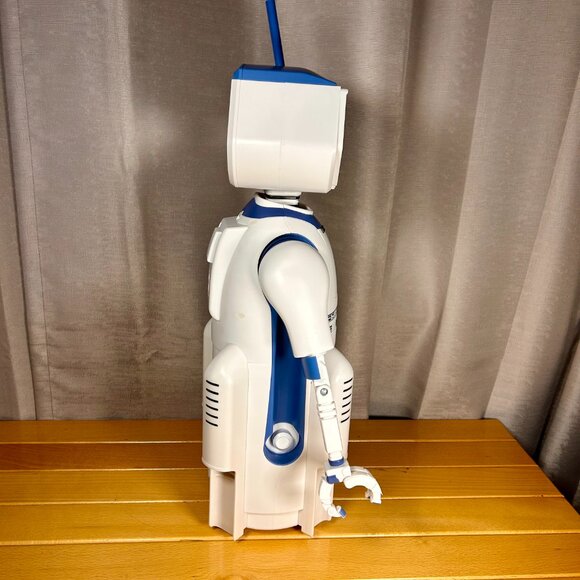 H.E.R.B.I.E. F4 Popcorn Bucket with Straw - Picture 2 of 6